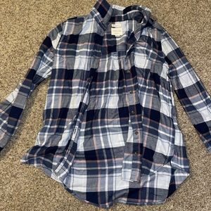American eagle flannel size M. Soft material lightly worn.